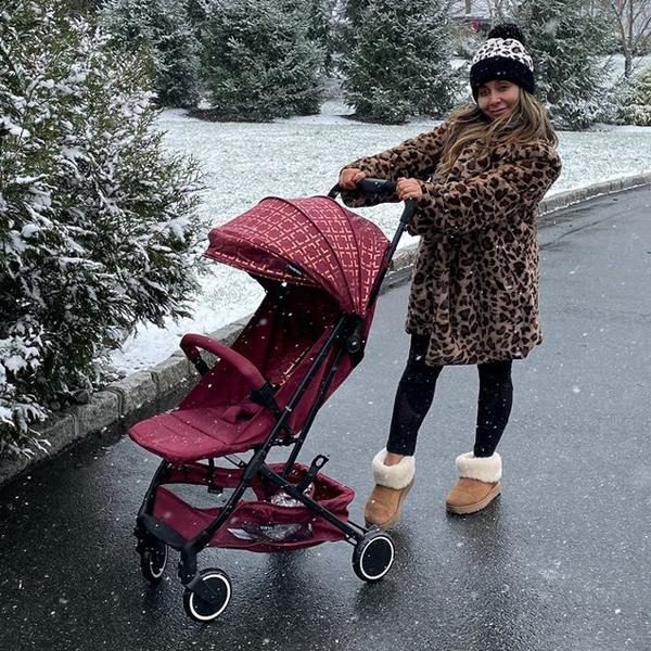 Snooki Burgundy Gold Compact Stroller