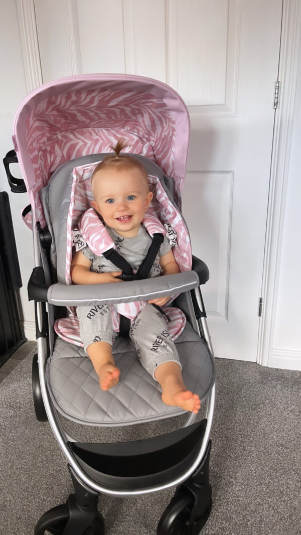 Dani Dyer MB200 Pink & Grey pushchair