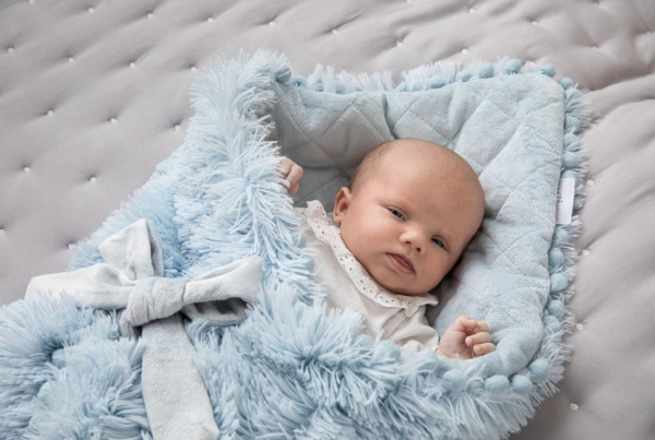 BIZZI GROWIN BABY BLANKET - POWDER BLUE - KOOCHIWRAP - Image 2