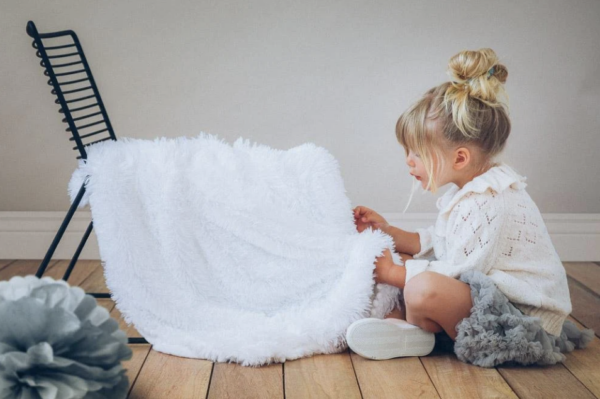 BIZZI GROWIN FLUFFY BABY BLANKET - ICE WHITE - KOOCHICOO - Image 2