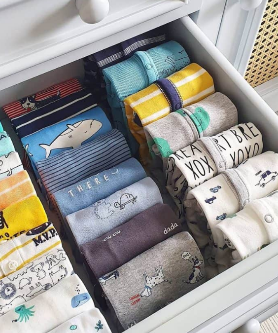 how to fold baby clothes