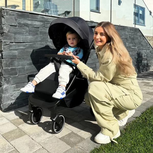 MB160 Dani Dyer Black Leopard Pushchair