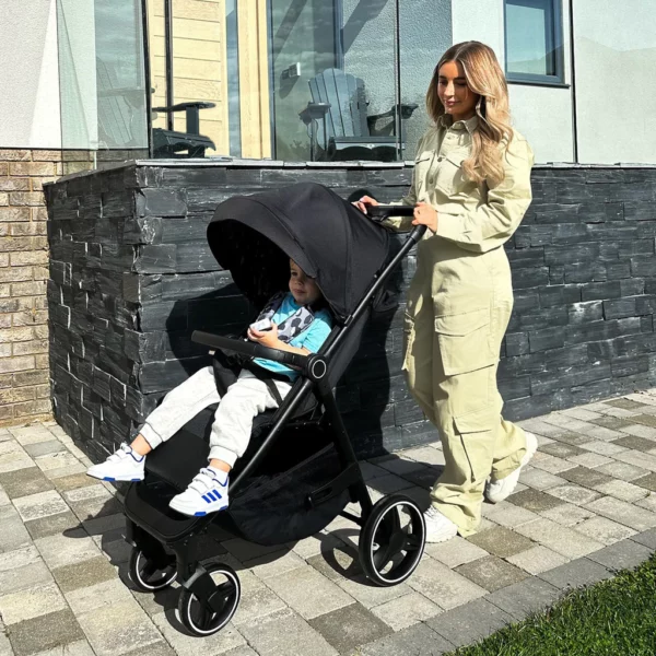 MB160 Dani Dyer Black Leopard Pushchair