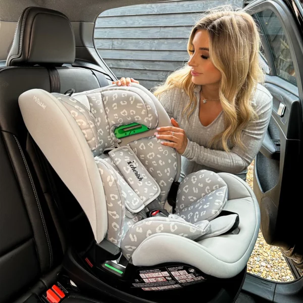 Dani Dyer iSize Grey Leopard Car Seat (76-150cm) - Image 10