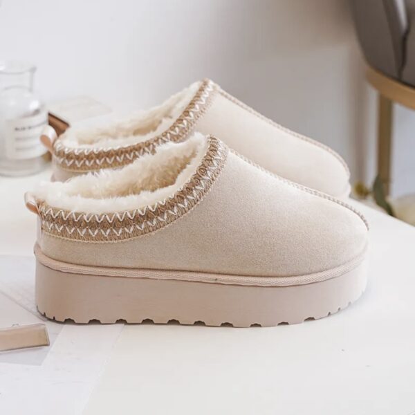 Itty Bitty Women's Cream Taz Clogs - Image 2