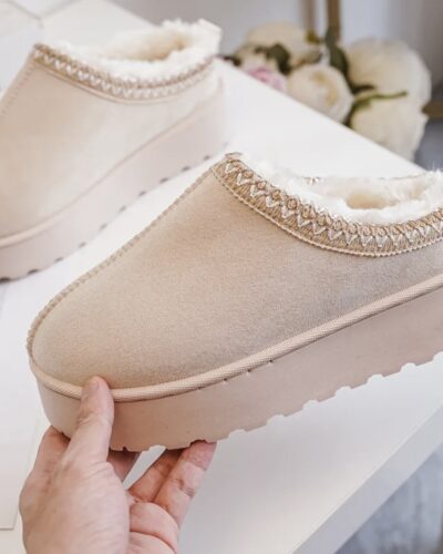 Itty Bitty Women's Cream Taz Clogs