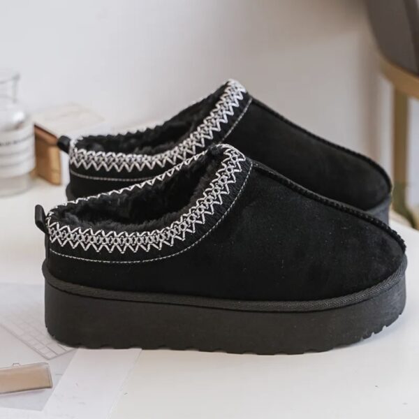 Itty Bitty Women's Black Taz Clogs - Image 6