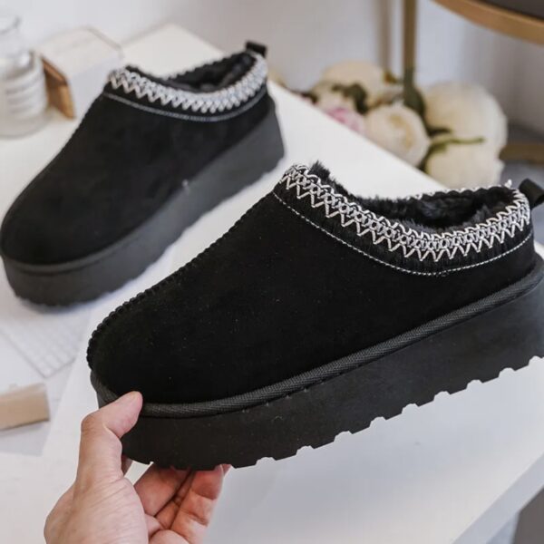 Itty Bitty Women's Black Taz Clogs
