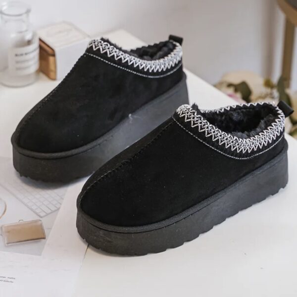 Itty Bitty Women's Black Taz Clogs - Image 4