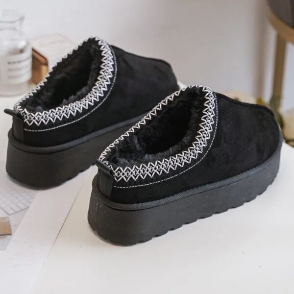 Itty Bitty Women's Black Taz Clogs - Image 3