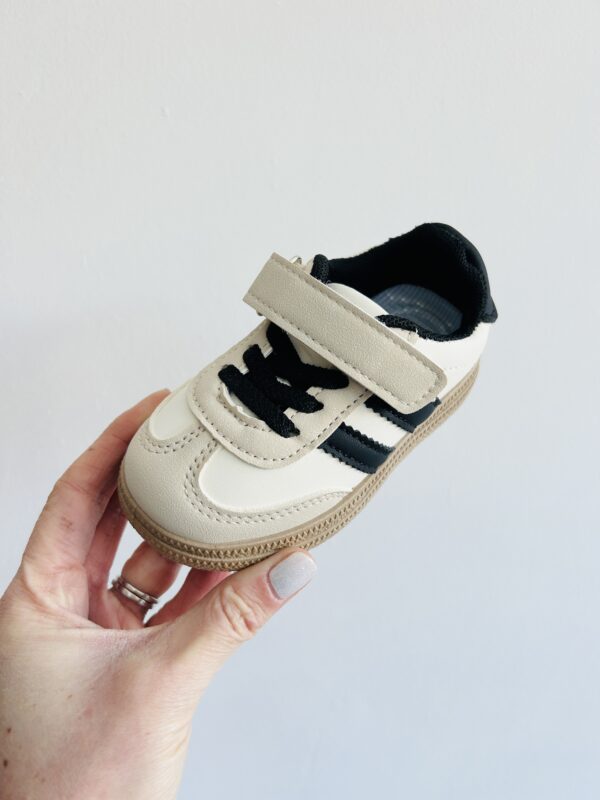 Itty Bitty Kids Beige & Black Stripe trainers - Image 2