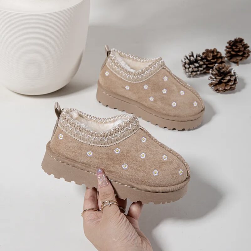 Itty Bitty Limited Edition Flower Tazz Beige Clogs Itty Bitty Limited Edition Flower Tazz Beige Clogs