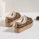 Itty Bitty Limited Edition Leopard Tazz Clogs Womens Itty Bitty Limited Edition Leopard Tazz Clogs Womens