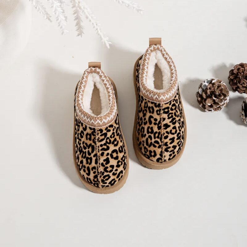 Itty Bitty New Leopard print Tazz clogs